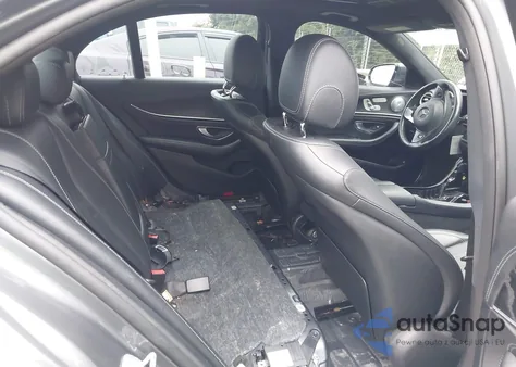 2017 Mercedes-Benz E 300 4Matic z USA, uszkodzony, nr VIN WDDZF4KB2HA142812